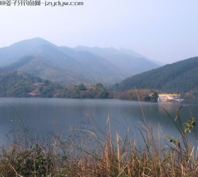 钓鱼技巧：冬季如何怎么在水库里能钓到大鱼？