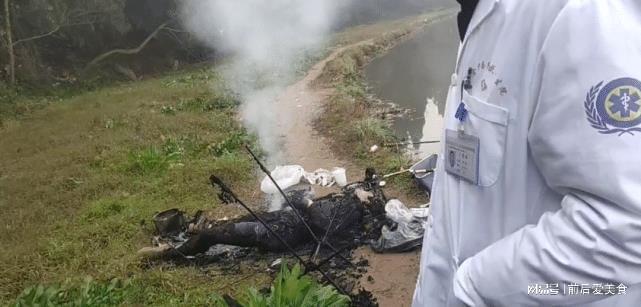 成都男子钓鱼发生意外,衣服起火全身被烧黑,现场情形让人揪心
