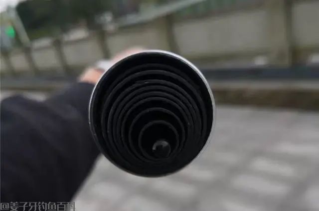 买鱼竿前先看看这篇文章，从野钓到黑坑，整的明明白白！